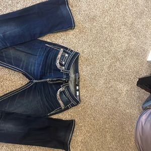 Miss Me Jeans
Size 28
Mid-rise Boot